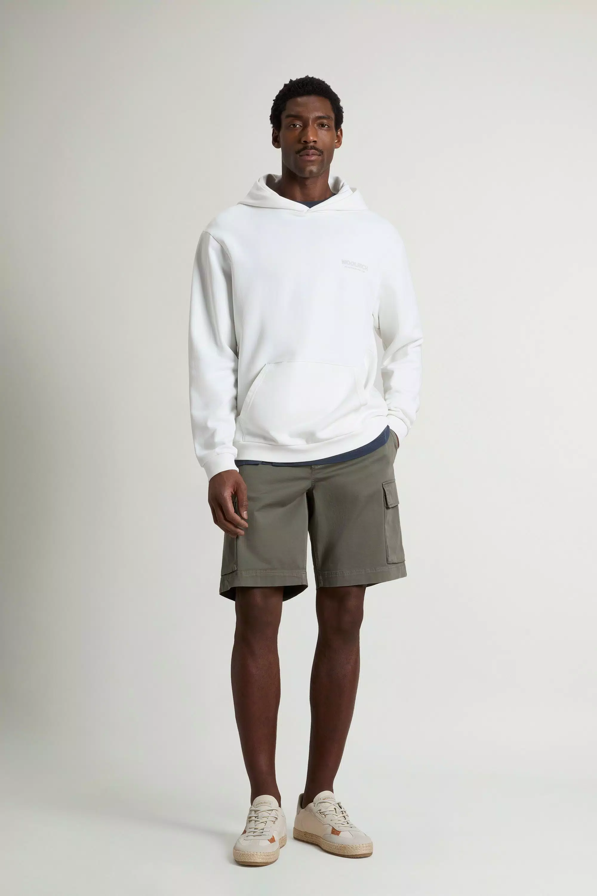 Hoodie aus reiner Baumwolle mit großem Logo auf dem Rücken - Arctic White