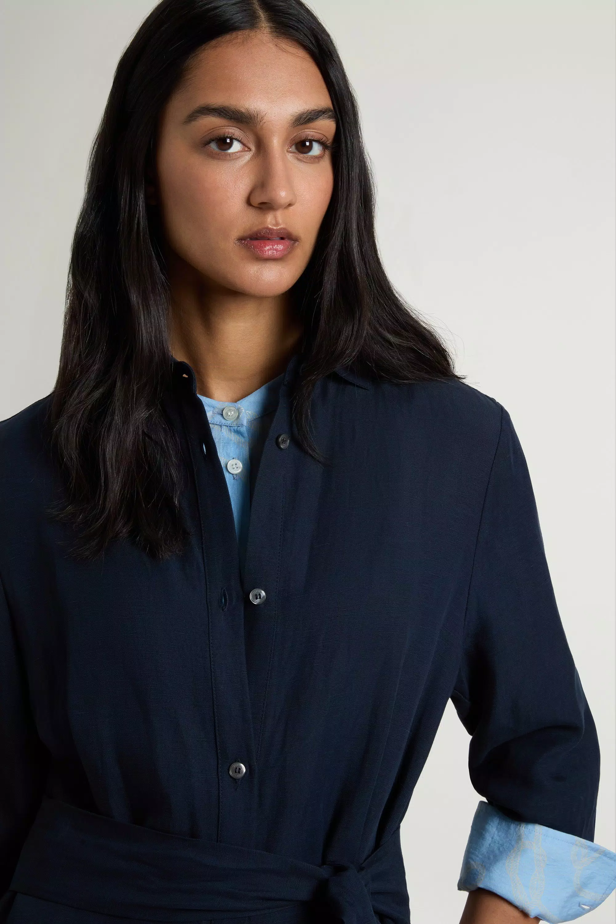 Hemdkleid aus Leinenmischung mit Gürtel - Melton Blau