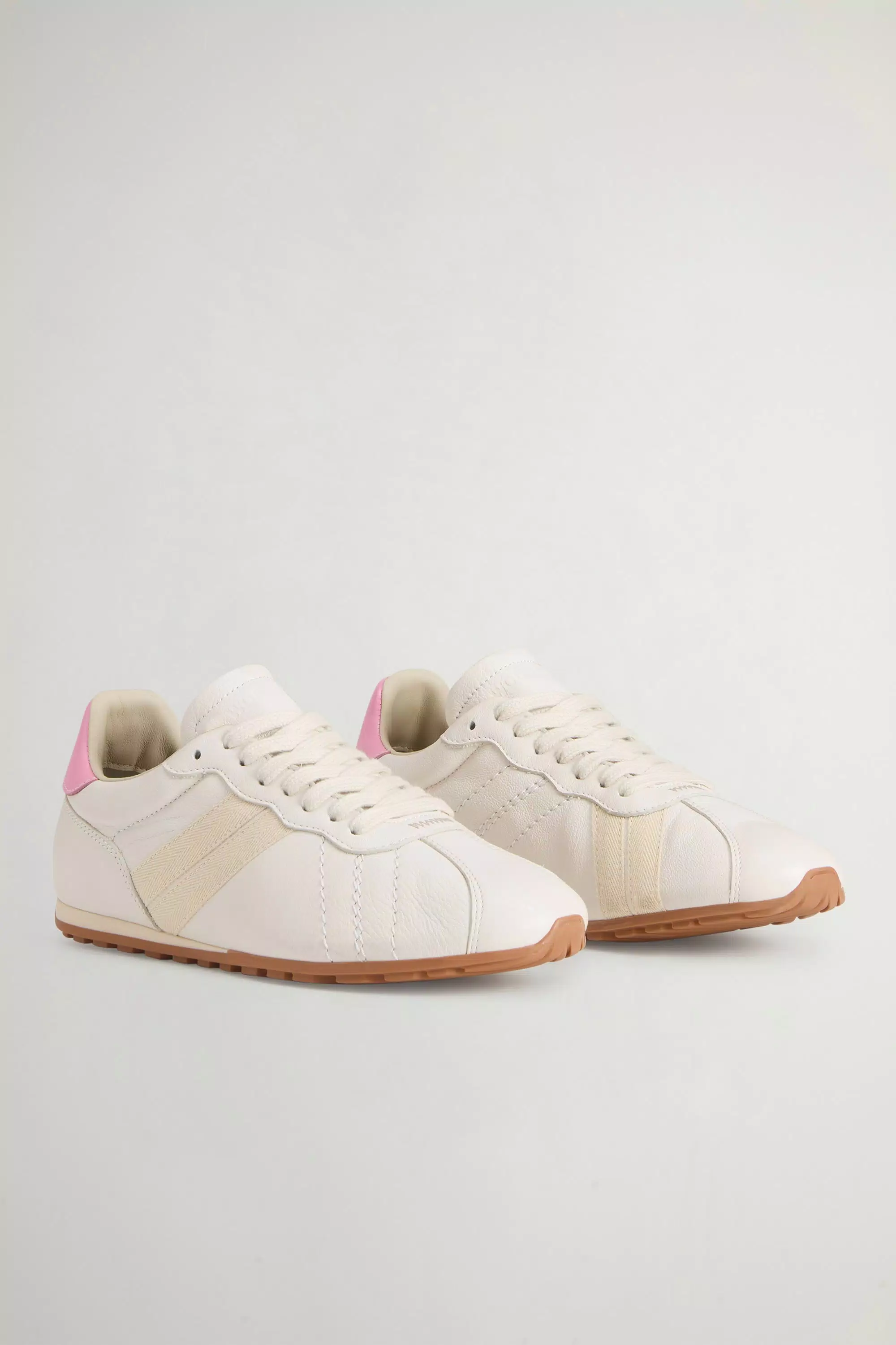 Flache Sneaker aus Kalbsleder mit Seiteneinlagen - Off White