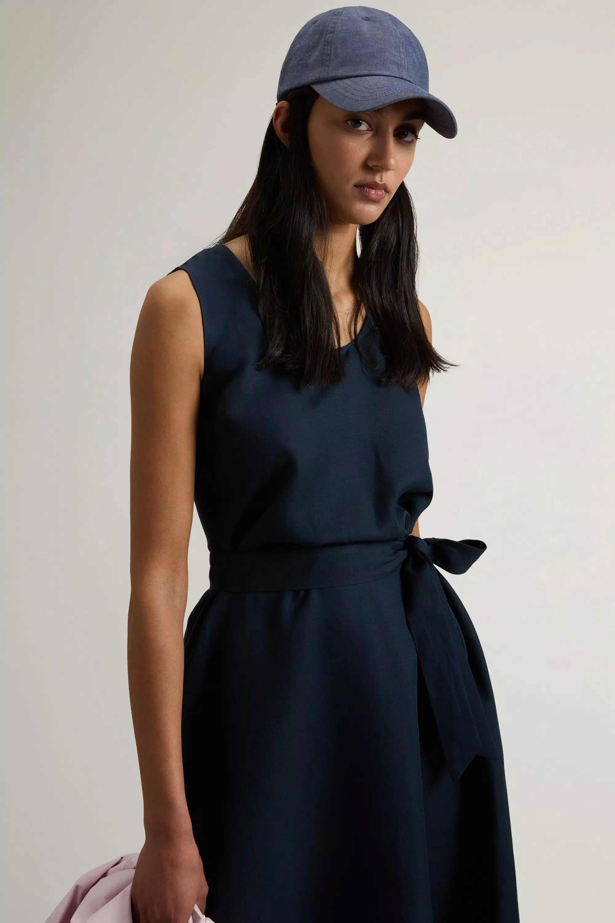 Ärmelloses Kleid aus Leinenmischung mit Gürtel - Melton Blau