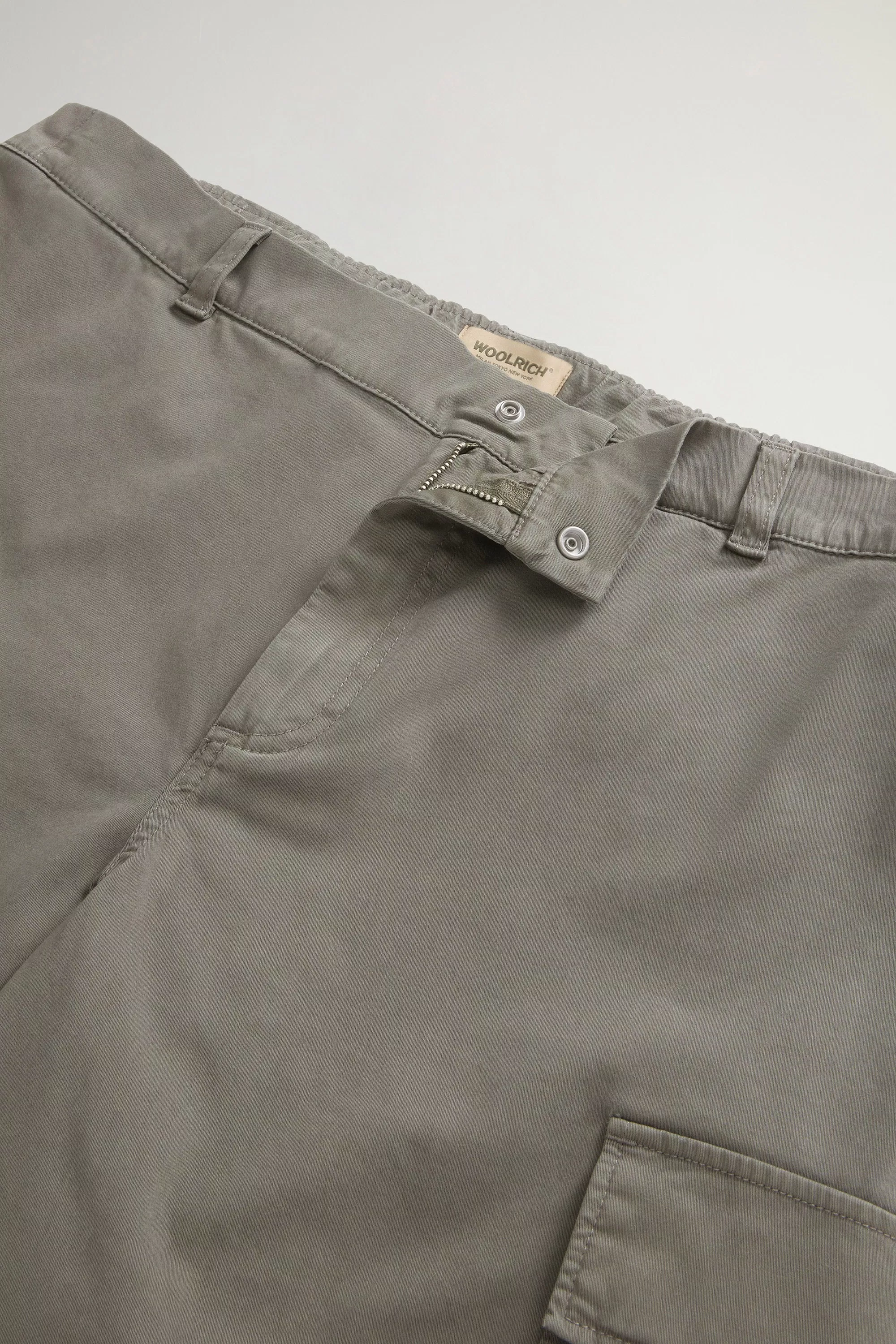 Gedüngte Cargo-Hosen aus Baumwoll-Twill - Rauchgrüngrün