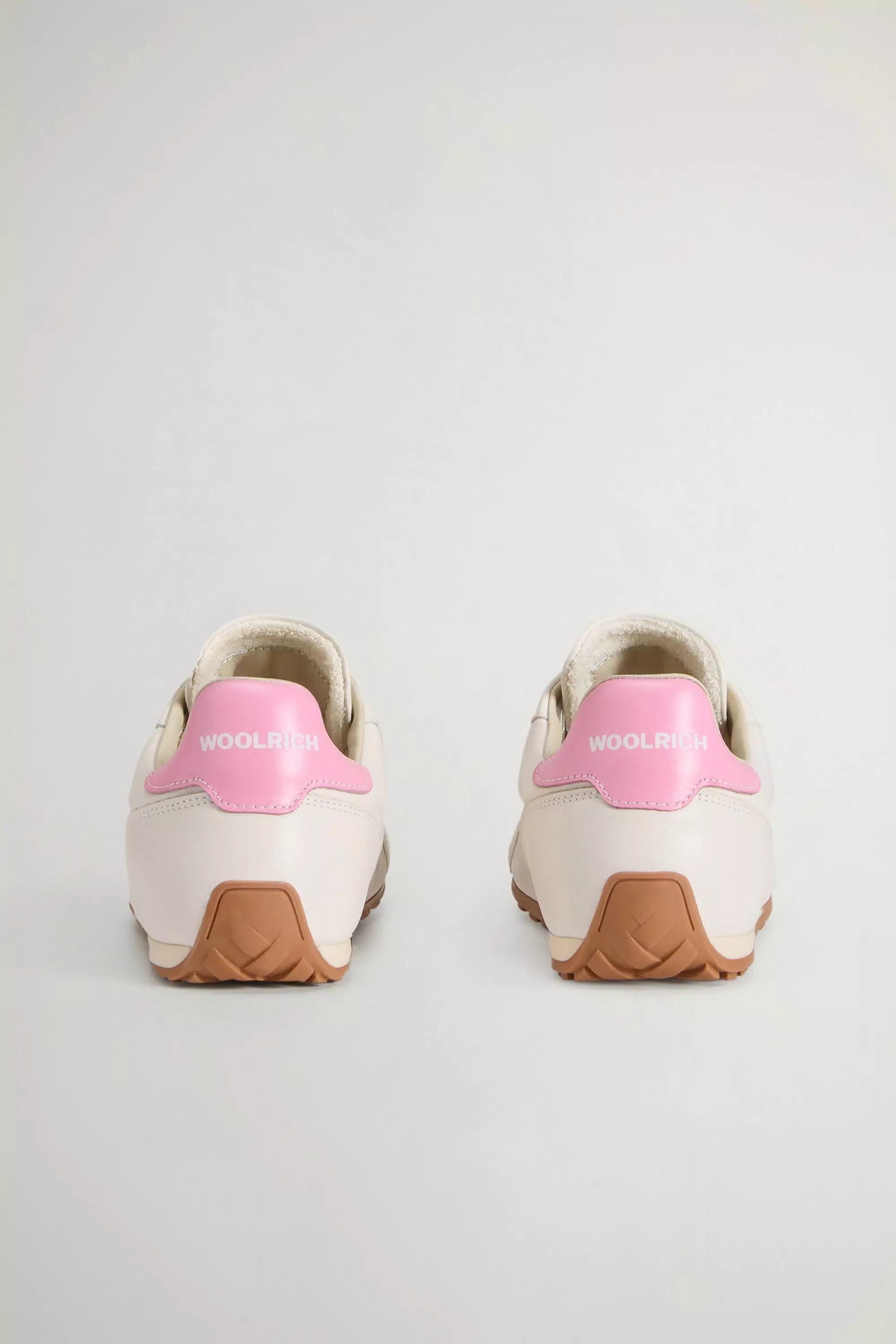 Flache Sneaker aus Kalbsleder mit Seiteneinlagen - Off White