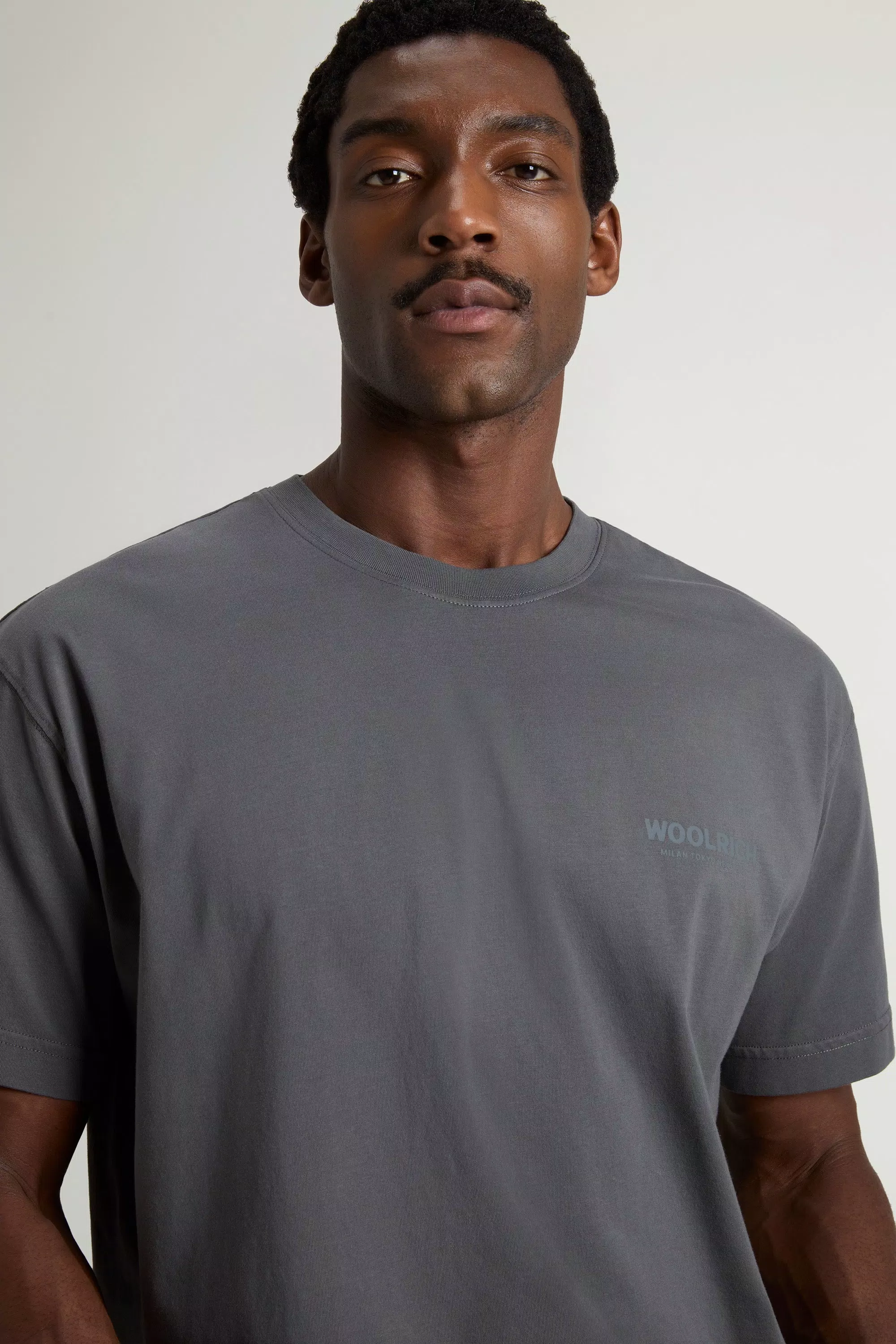 T-Shirt aus reiner Baumwolle mit Logo - Grau Schatten