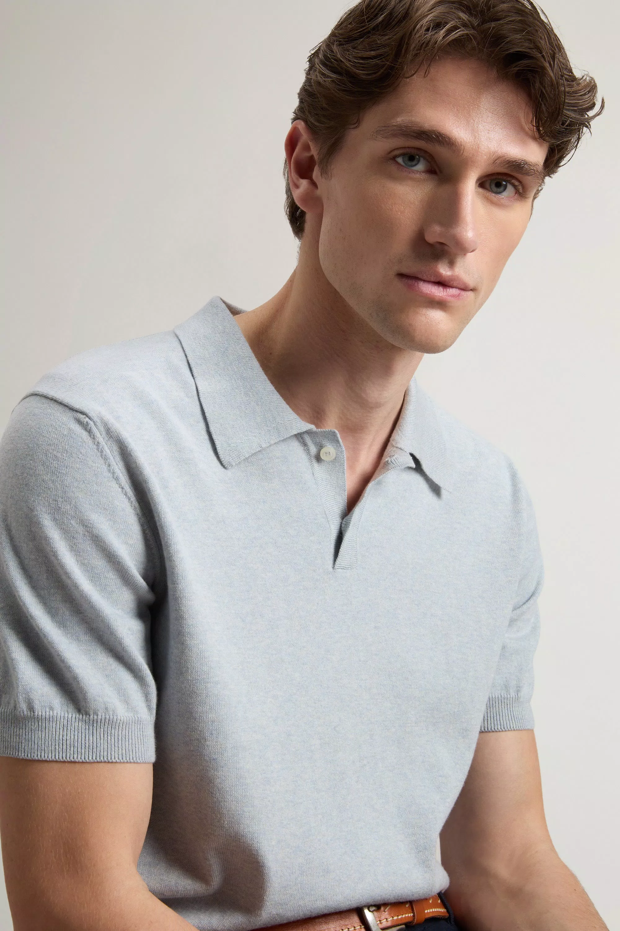 Polo-Shirt aus gestricktem 100 % Baumwolle - Hellblau Melange