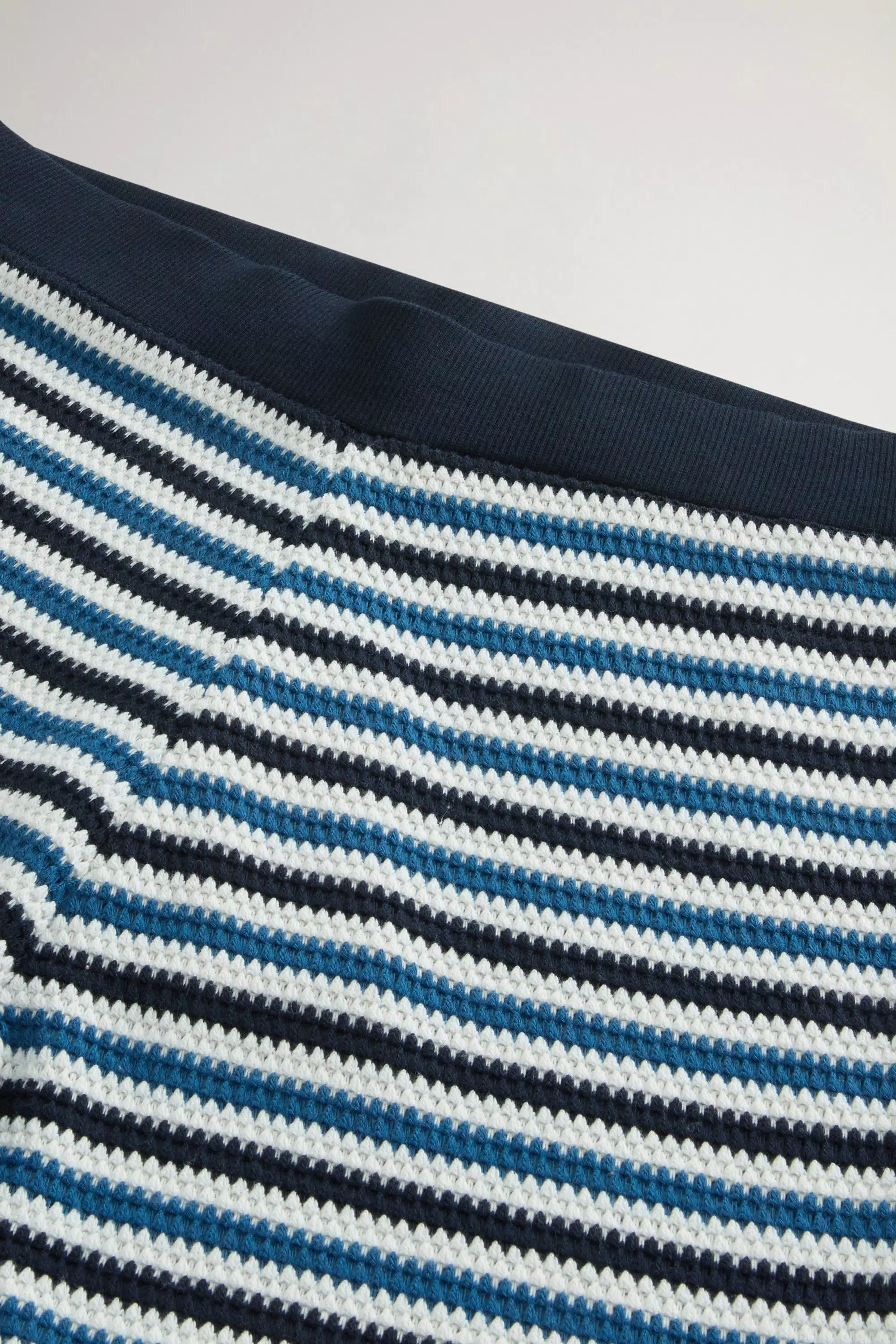 Shorts aus gestreiftem Baumwollmix - Melton-Blau-Streifen