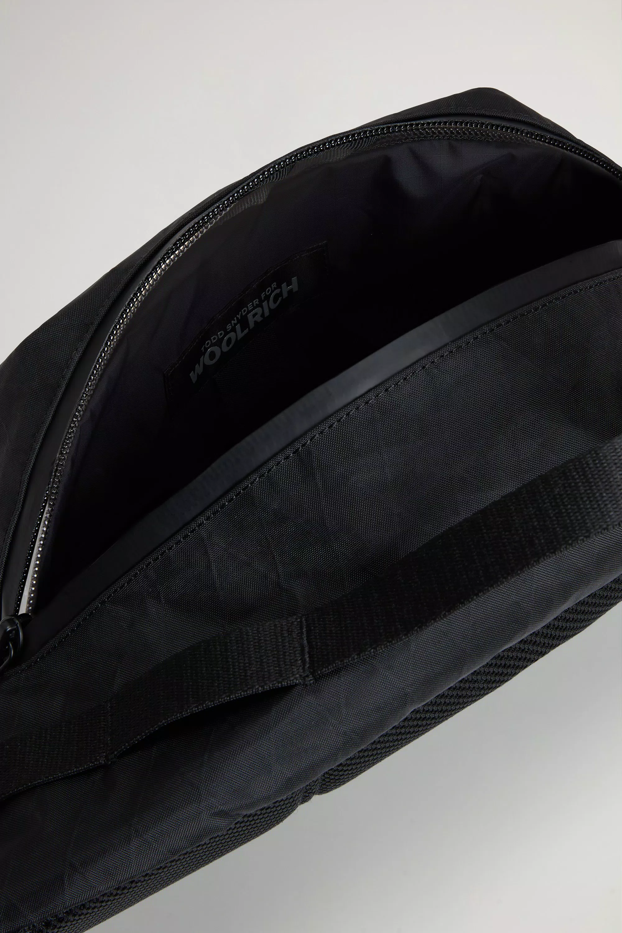 Crossbody-Tasche aus X-PAC von Todd Snyder - Schwarz