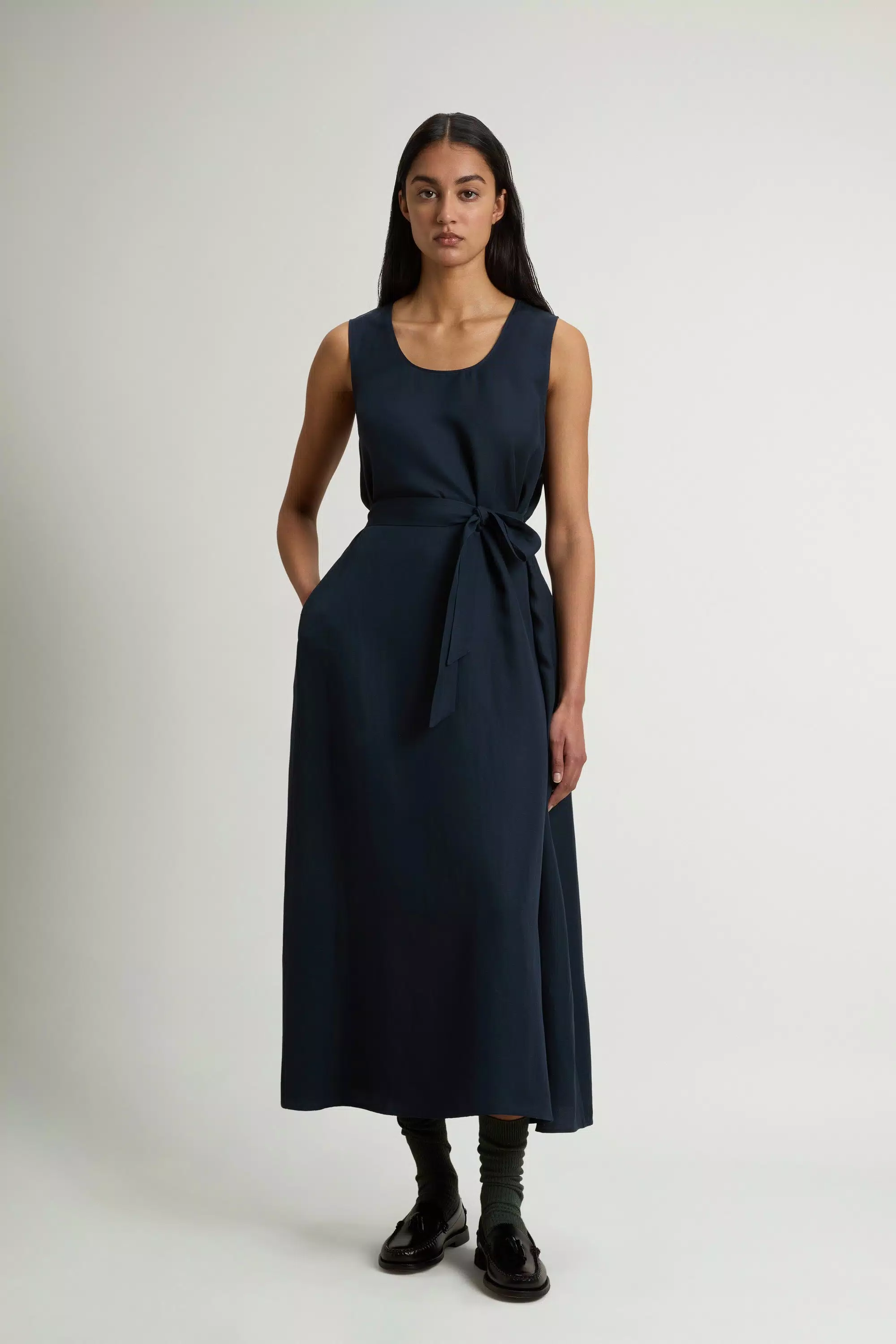 Ärmelloses Kleid aus Leinenmischung mit Gürtel - Melton Blau